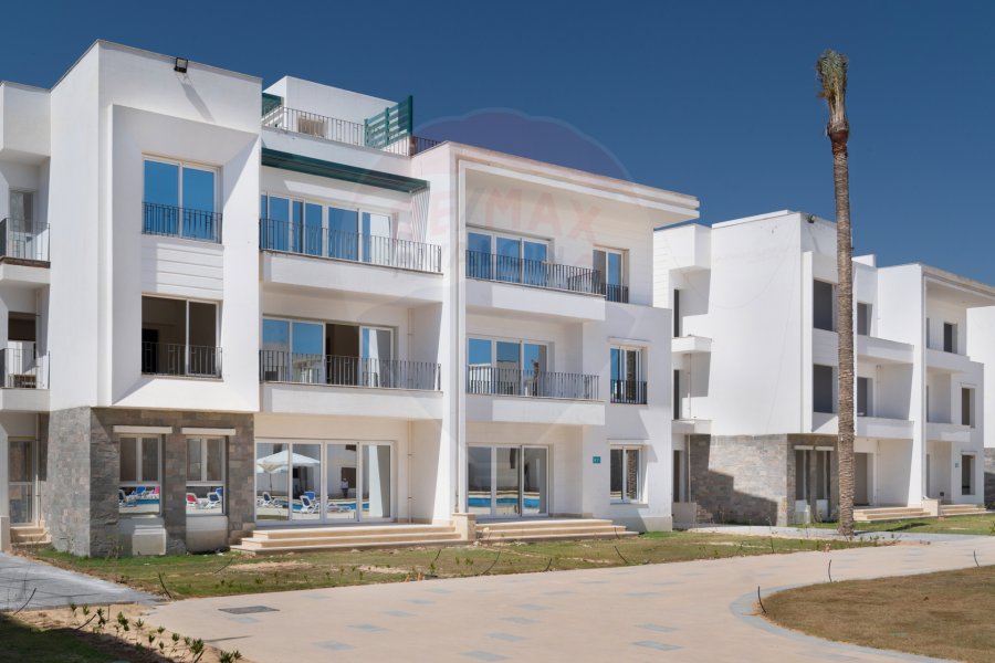 Chalet for sale (Sea view - Ras Elhekma) 120 m