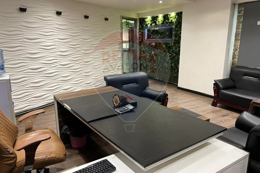Administrative unit for sale 290 m Al-Iqbal (in front of Victoria College School)