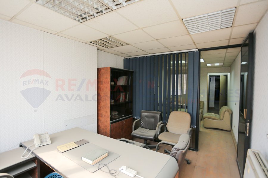 Administrative office for sale 40 m Raml Station (directly on the tram)