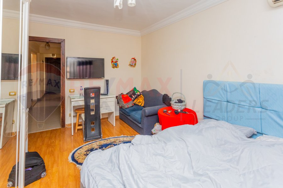 Apartment for sale 210 m Saba Pasha (steps from Abu Qir Street)
