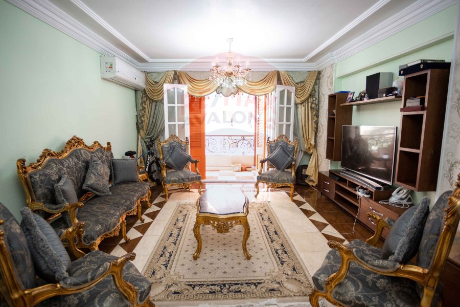 Apartment For sale 170 m Janaklis (directly on the tram station)