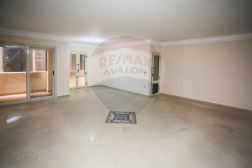 Administrative duplex Unite for rent 210 m Stanly (Branshed from the Sea)