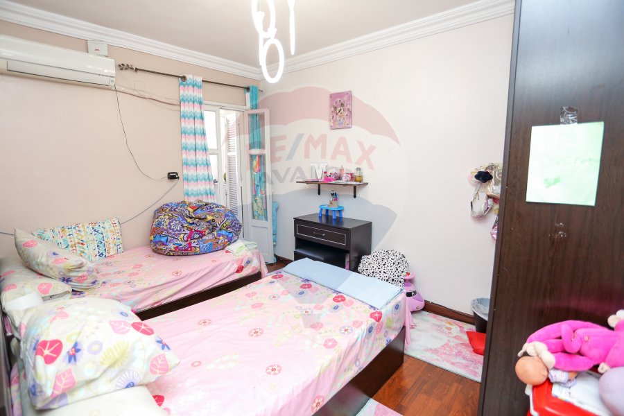 Apartment For Sale 100 m Miami (45 st Steps from the sea)