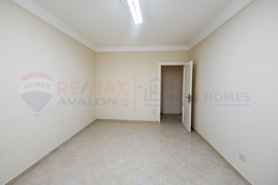 Apartment for sale 200 m Ibrahimiya (steps from Sporting Club)