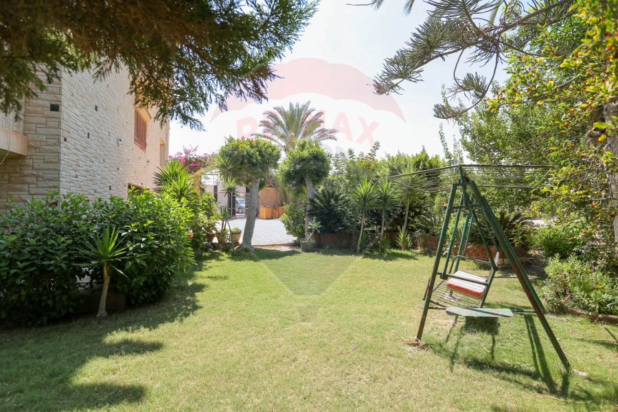 Villa for sale North Coast K 44 (in front of Cairo University Village - Bahri Road) - 1,960 m