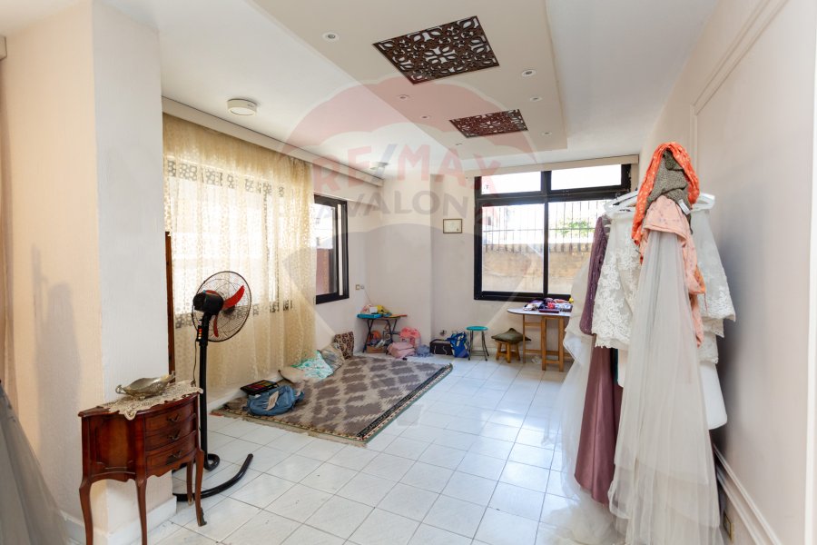 commercial mizzan for sale 200 m Roushdy (Sorya st)