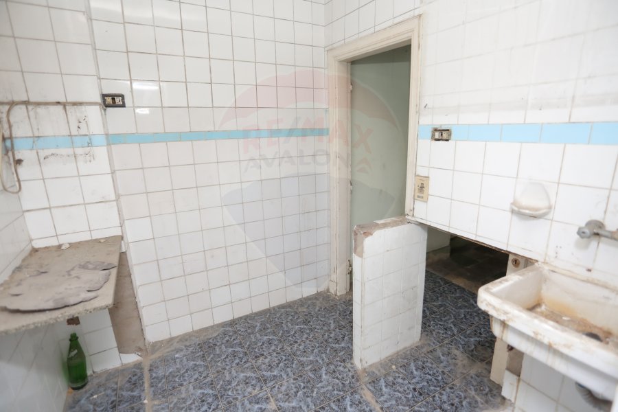 Apartment for sale 85m Al Azarita (Steps from the tram)