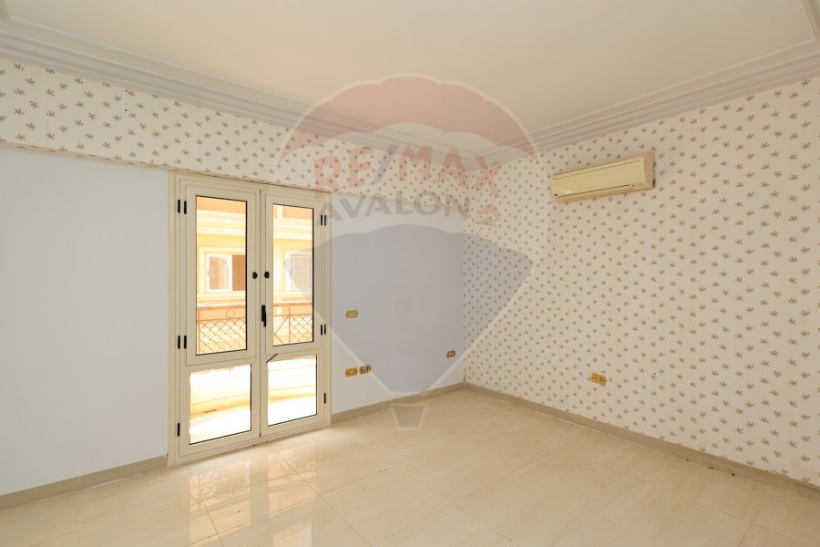 Apartment for Rent 270 m Kafr Abdo (intersection between Saint Genie and Sakina bant Al-Hussein)
