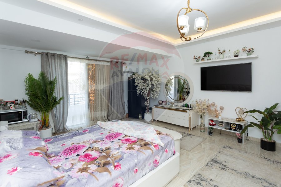 Villa for sale 1,000 m Al-King Mariout (New king St.) - 12,000,000 EGP