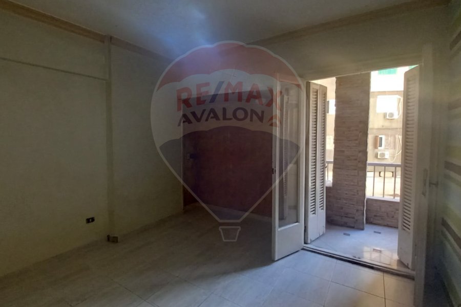 Apartment for sale 140 m Sidi Bishr (behind Al-Mahrousa hotel)