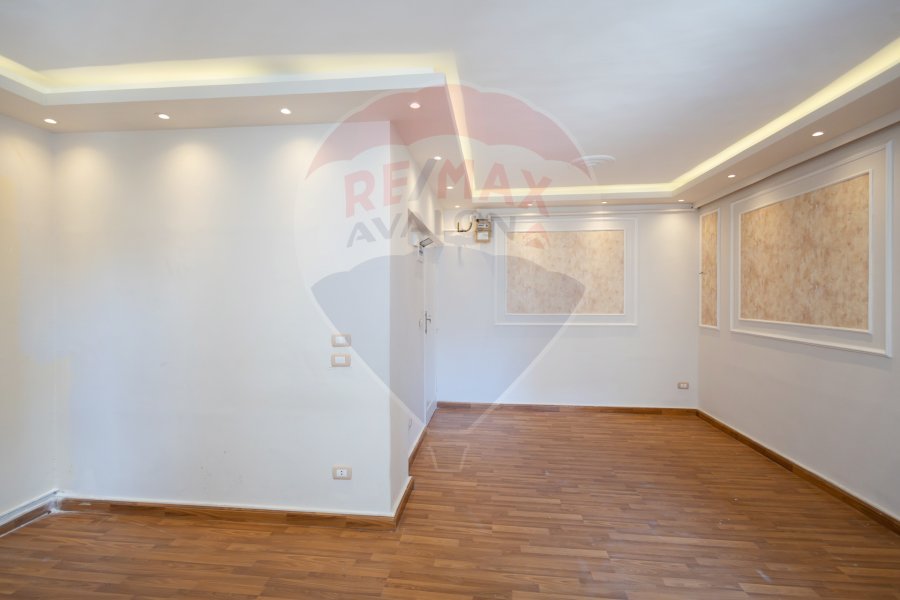 Apartment for sale 125 m Kafr Abdo (Sakina Bint Al Hussein St.)