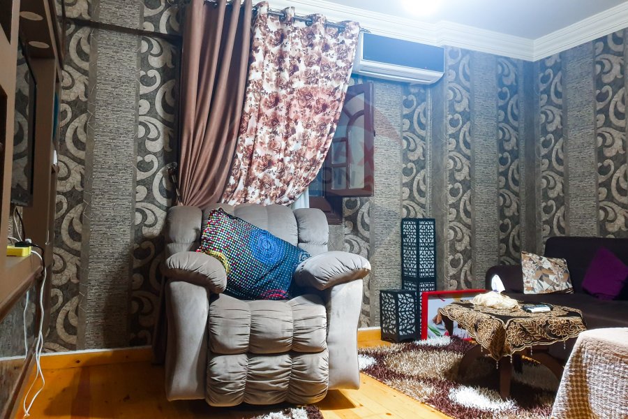 شقة للبيع 200 م لوران (متفرع من ش شعراوي)