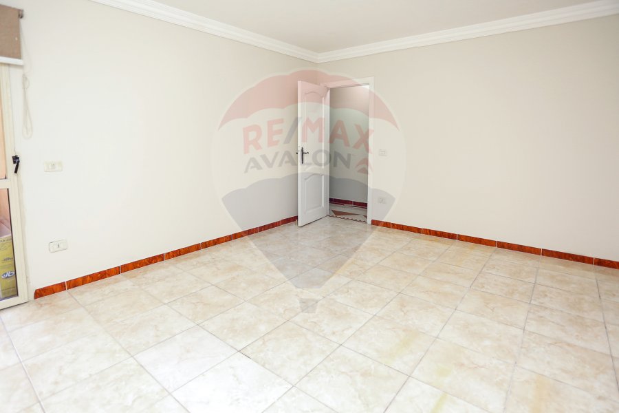 Apartment for sale 265 m Roushdy (directly on the tram - Brand Building)