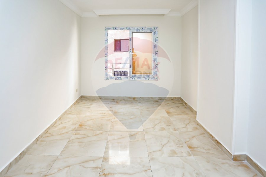 Apartment for rent 250 m Sidi Bishr (the beginning of Khaled Ibn Al-Waleed Street)