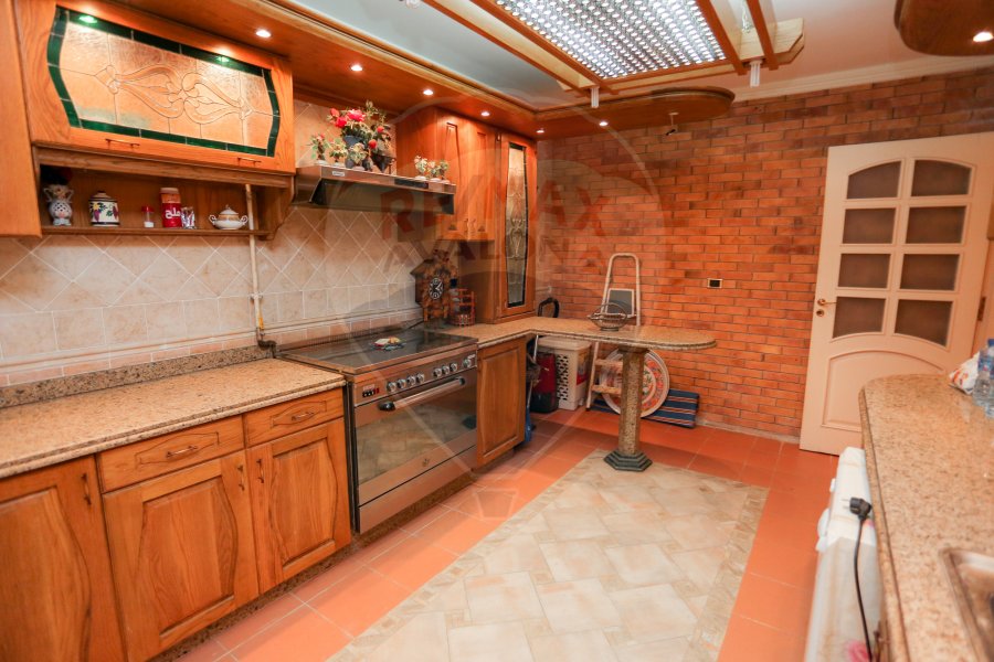 Apartment for sale 250 m Louran ( El Eqbal St - steps from the sea )