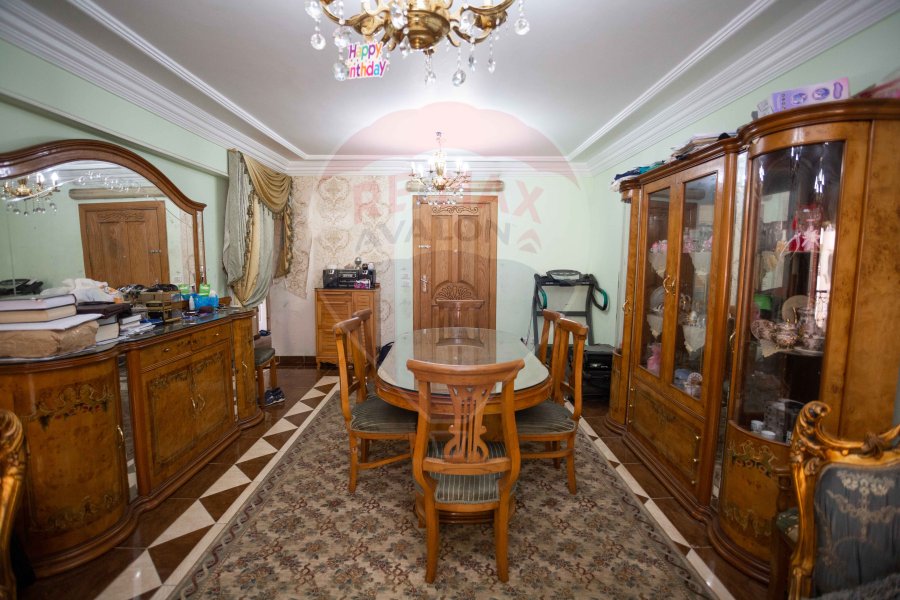 Apartment For sale 170 m Janaklis (directly on the tram station)