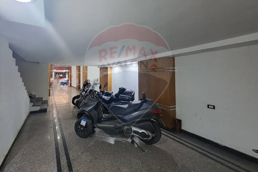 Shop 150 m + Up Floor 70 m for sale Sidi Bishr (2nd from Al Essawy st.)