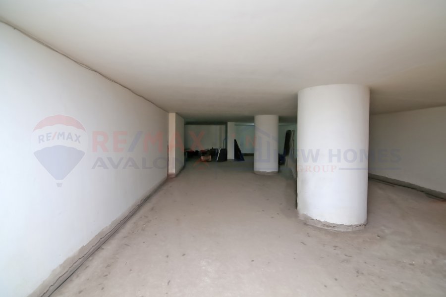 مسطح تجاري للايجار 550 م  جليم ( ش رسمي باشا )