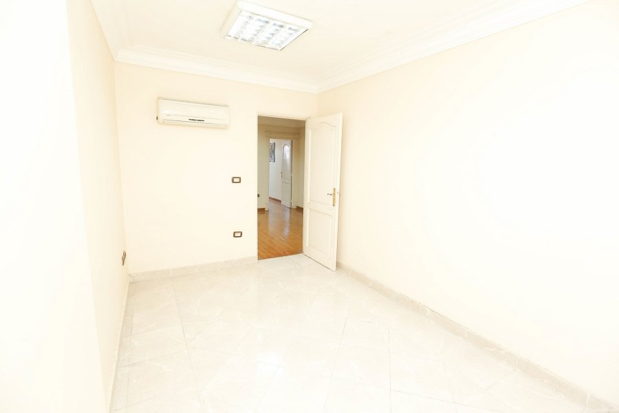 Office for Rent 78m Sporting (View Sporting Club)