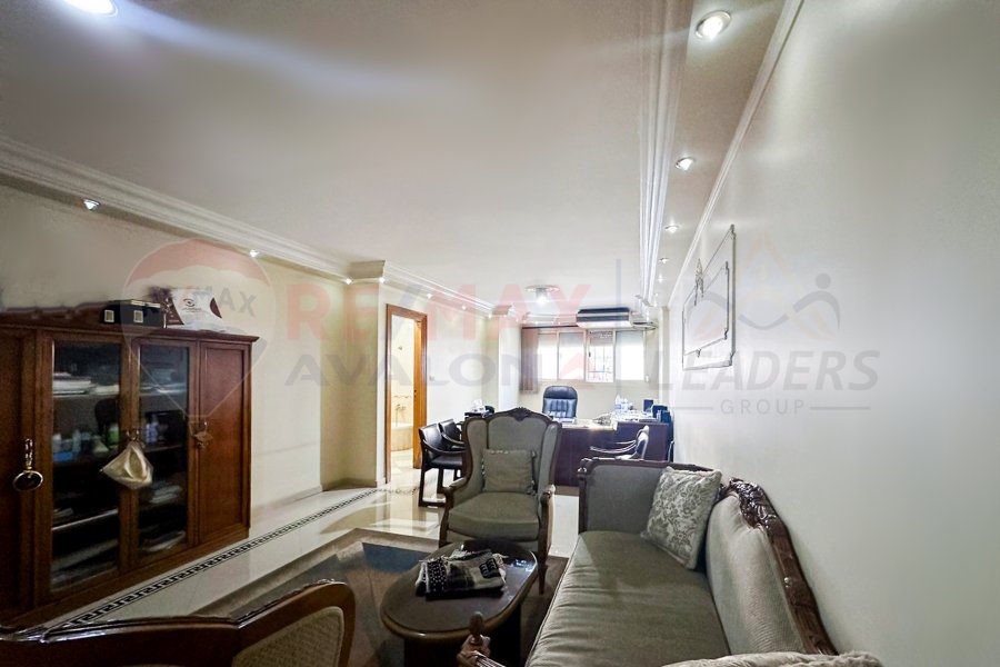 Administrative headquarters for sale 165 m Louran (Ahmed Zou Al Fekar St.)
