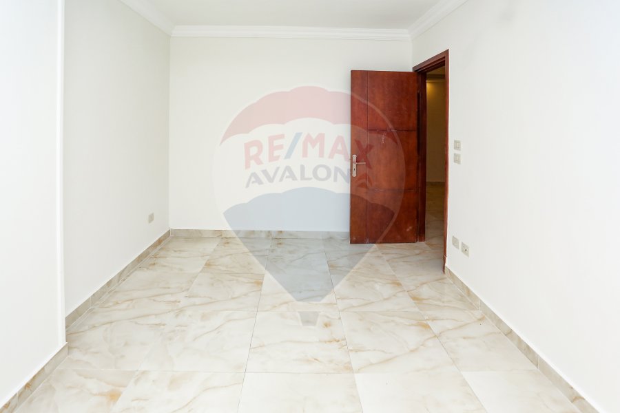 Apartment for rent 250 m Sidi Bishr (the beginning of Khaled Ibn Al-Waleed Street)