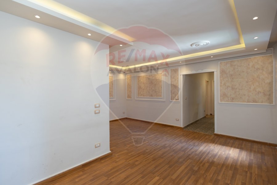 Apartment for sale 125 m Kafr Abdo (Sakina Bint Al Hussein St.)