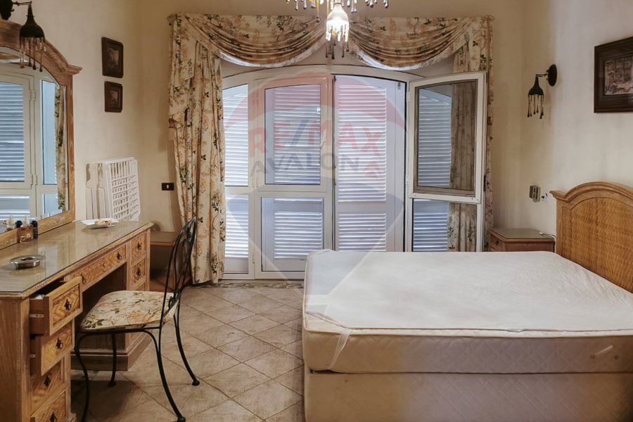 Villa for sale North coast (Marina 5 - Al-Jawhara Lisan Al-Wazara) 1,200 m