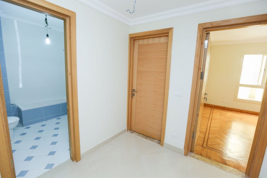 شقة للبيع 267م سموحة (كمبوند دلتا لايف - ش ألبرت الأول)