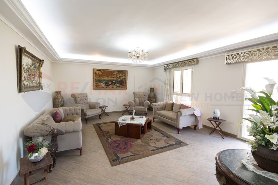 Duplex apartment for sale 320 m Sporting (Ahmed Allam Street - steps from Abu Qir Street)