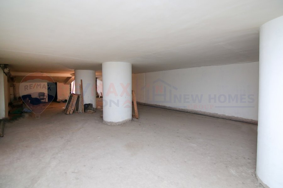 مسطح تجاري للايجار 550 م  جليم ( ش رسمي باشا )