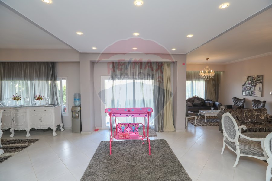 Apartment without Furniture for Rent 900 m King Marriott (Taksem El Gamarek)