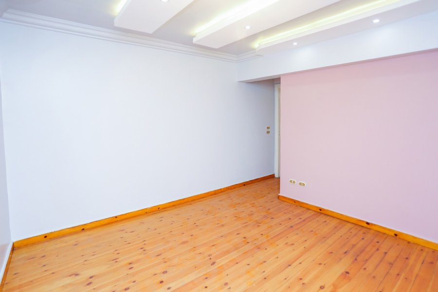 Apartment for sale 190m Bolkly (Mostafa Kamel St.)