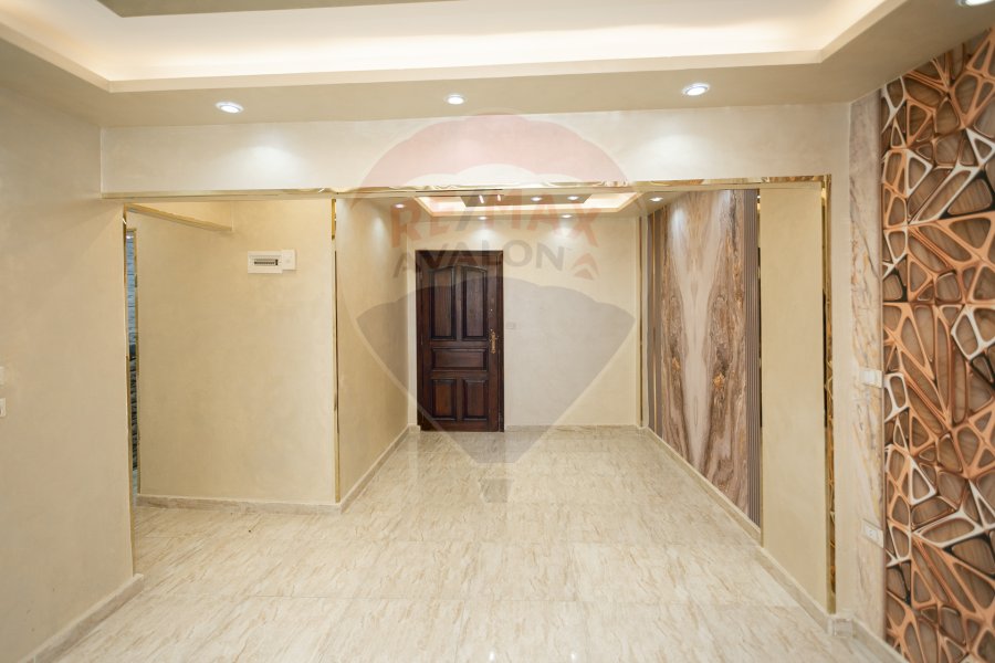 Licensed apartment for sale 135 m Miami ( Branched from Gamal Abdelnasser St)