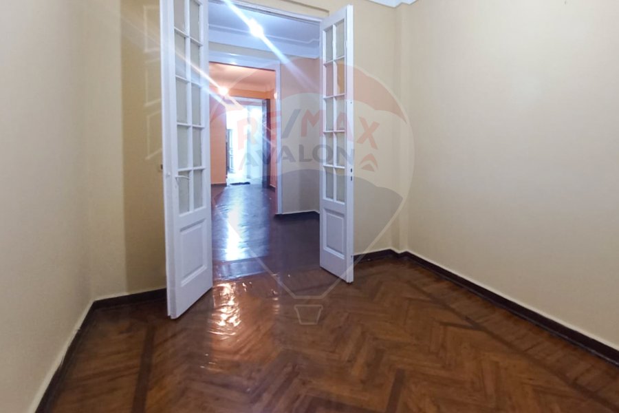 Administrative headquarters for rent, 100 m, Zizinia (steps from Abu Qir Street)