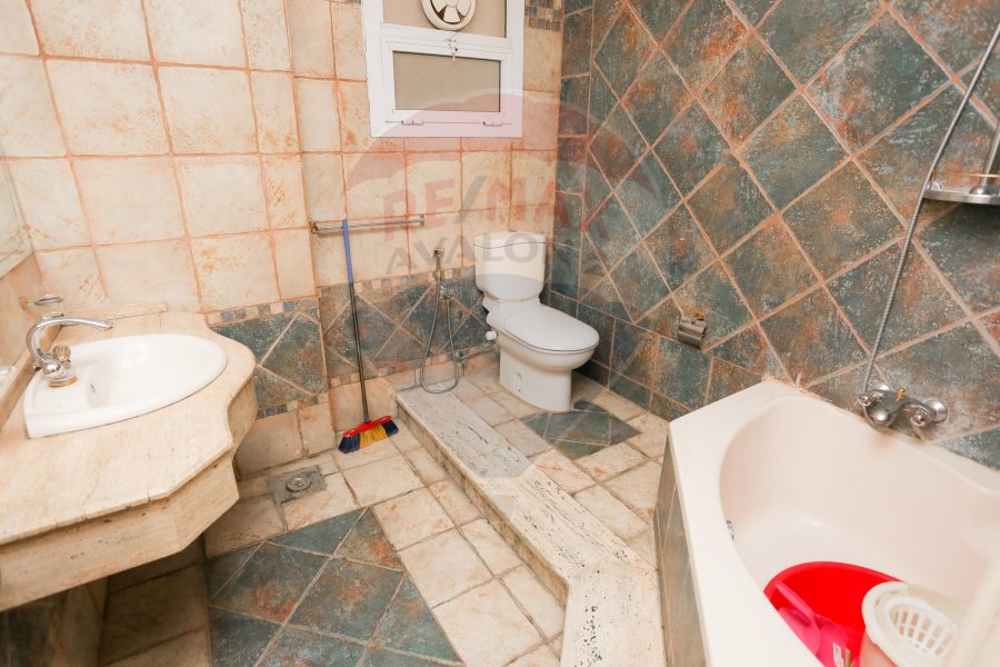 Apartment for sale 250 m Louran ( El Eqbal St - steps from the sea )