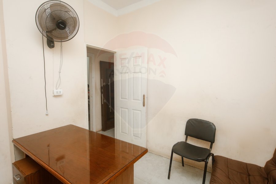 شقة إداري للإيجار 95 م الأزريطة (ش سوتر - أمام مجمع الكليات )