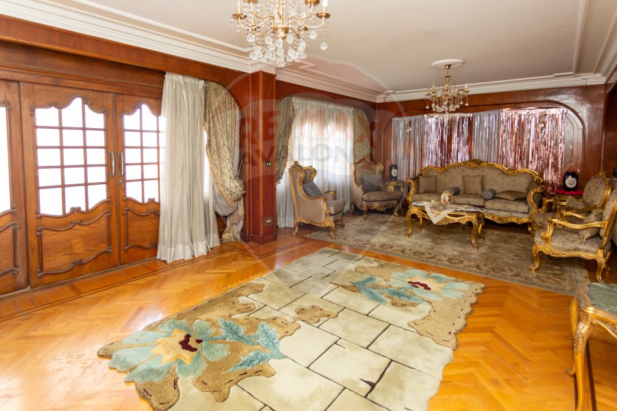 Apartment for sale 225 m Mostafa Kamel (Ibrahim Sherif St. - In front of Kiroseiz Mall)
