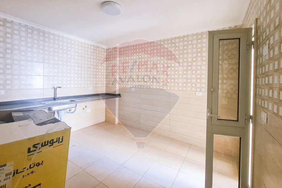 Apartment for rent 235 m Sporting (Abo Qir St)
