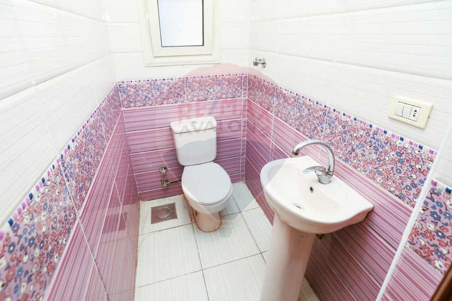 Apartment for sale 200 m Sporting ( Directly on Abo Qeer St )