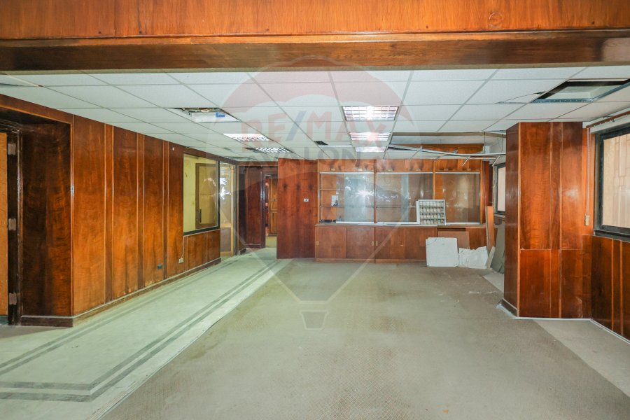 Administrative and Commercial Unit for sale 350 m Smouha (in front of Hatem mosque)