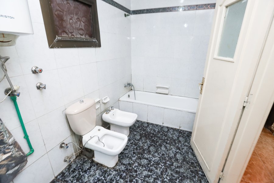 nursery for sale 400 m Laurent (Abu Qir St. directly - steps from Shaarawy St.)