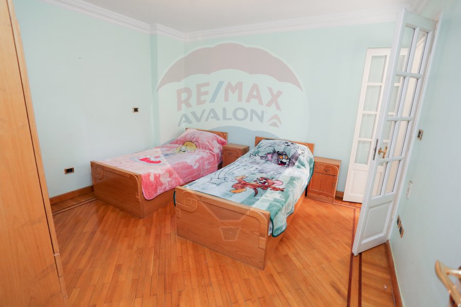 Apartment for sale 250 m Louran ( El Eqbal St - steps from the sea )