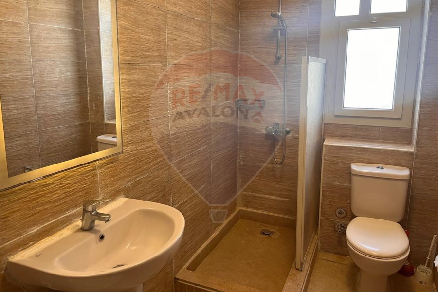 Stand alone villa for sale (Stella Heights) 245 m