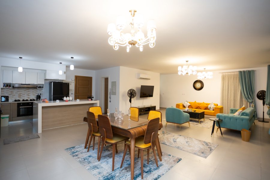 Ground chalet with garden for sale 345 m Marassi (Marina 1)