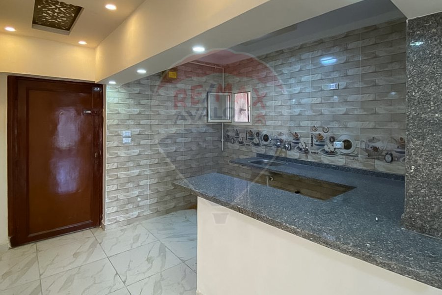 Apartment for sale 107 m Sidi Gaber (Officers housing - investment part)