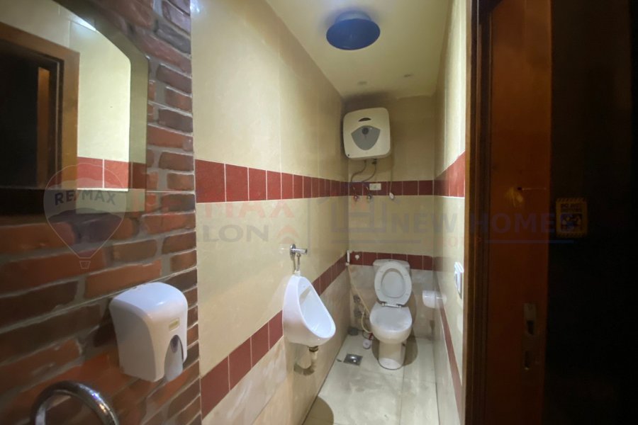 Shop for sale 75 m Moharam Bek (Al-Sawaleh st.)