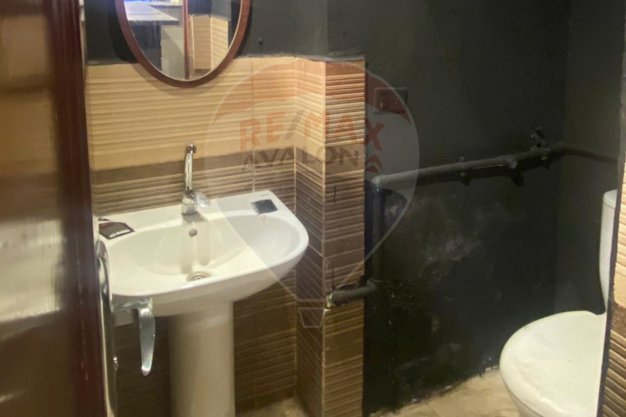 Shop for sale 60 m Glim (Zahran Rushdi St. - steps from Abu Qir St.)