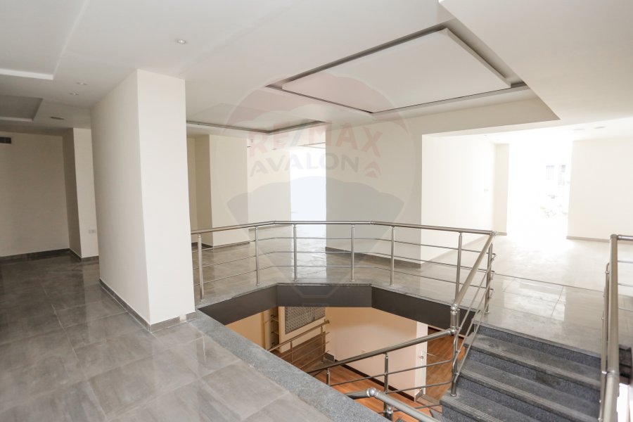 Shop + Mizzan for rent 750 m Sidi Gaber (Abo Qur st)