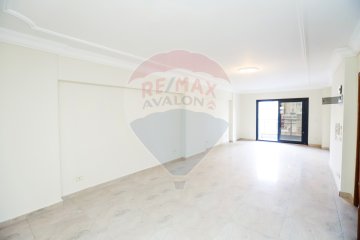 Apartment for sale 200 m Sporting ( Directly on Abo Qeer St )