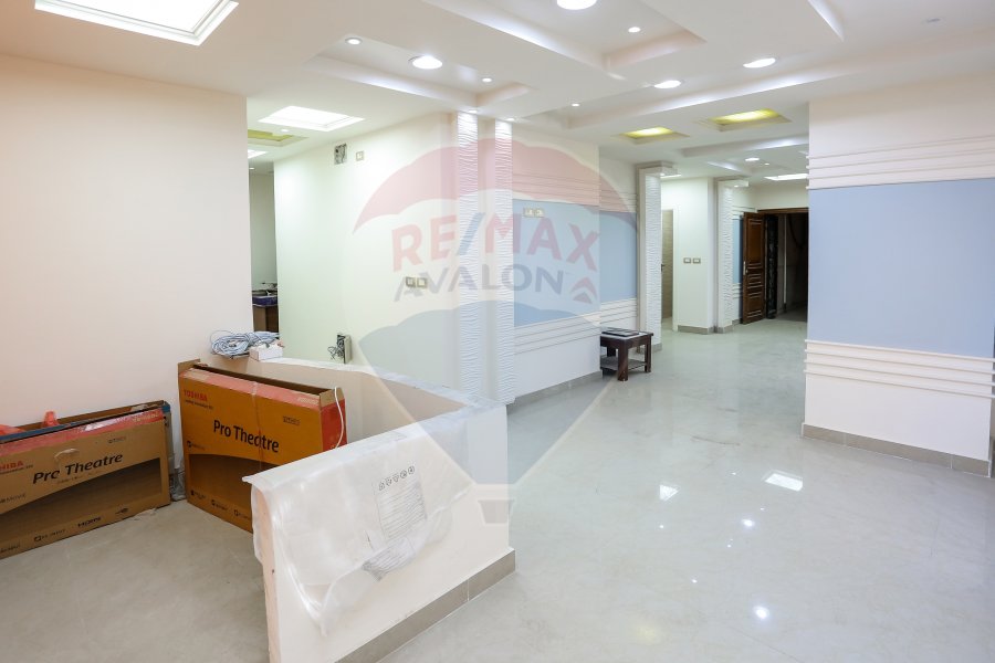 Administrative Unit Licensed for rent 360 m El Hadaya (steps from the El Hadaya tram)